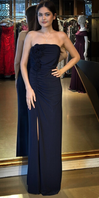 Lacivert Çiçek Detaylı Straplez Yaka Yırtmaçlı Düz Kesim Likralı Uzun Abiye Elbise 11096 - abiyeniall