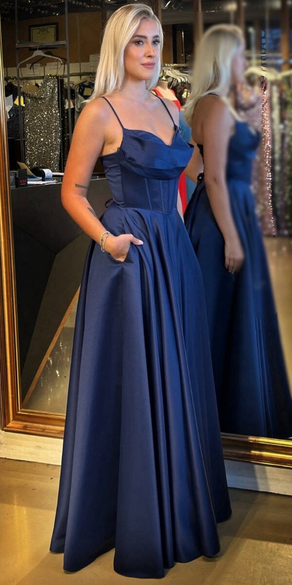 Lacivert İp Askılı Sırt Dekolteli Kloş Etekli Saten Uzun Abiye Elbise 7783 - 2