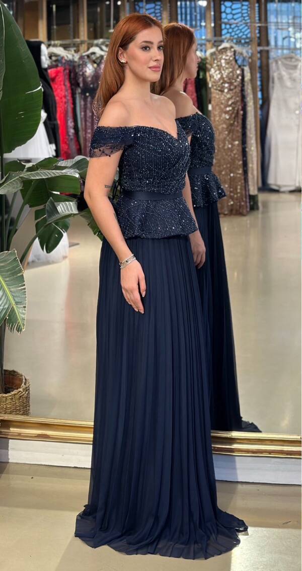 Lacivert Madonna Yaka Düşük Kollu Boncuk İşlemeli Kloş Likralı Şifon Uzun Abiye Elbise 11211-02 - 2