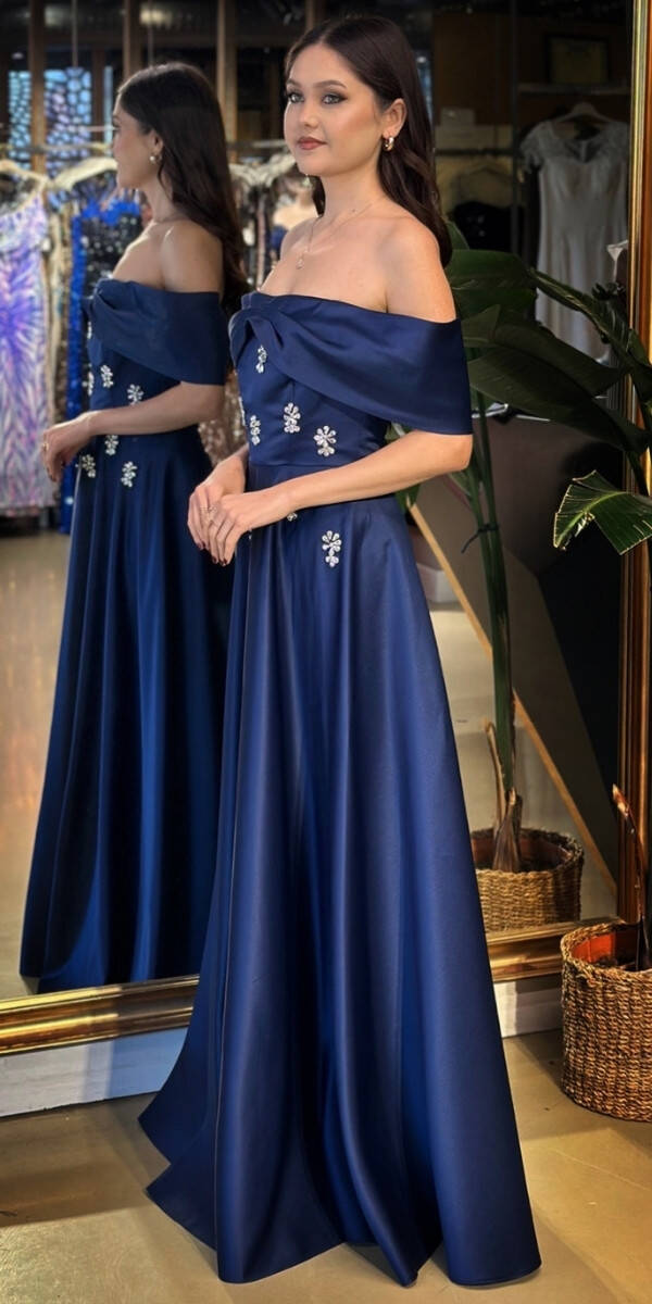 Lacivert Madonna Yaka Taş Detaylı Kloş Etekli Saten Uzun Abiye Elbise 11063-05 - 2