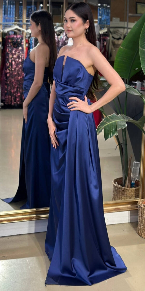 Lacivert Straplez Yaka Sırt Dekolteli Düz Kesim Saten Uzun Abiye Elbise 11131-06 - 2