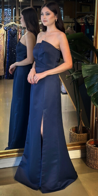 Lacivert Straplez Yaka Sırt Dekolteli Yırtmaçlı Düz Kesim Saten Uzun Abiye Elbise 11102-04 - 2