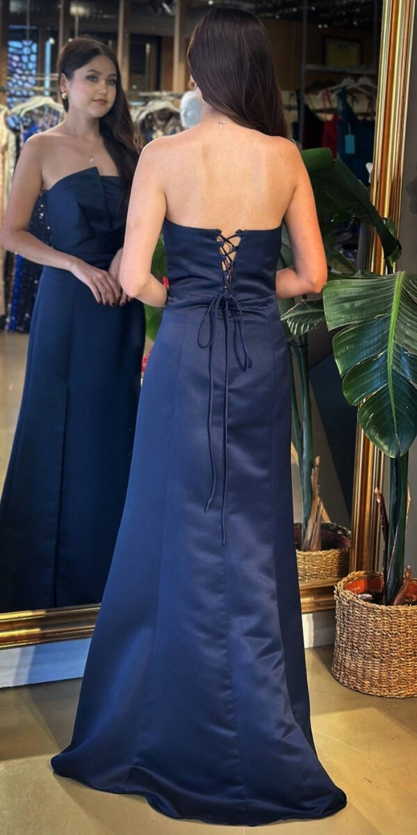 Lacivert Straplez Yaka Sırt Dekolteli Yırtmaçlı Düz Kesim Saten Uzun Abiye Elbise 11102-04 - 5