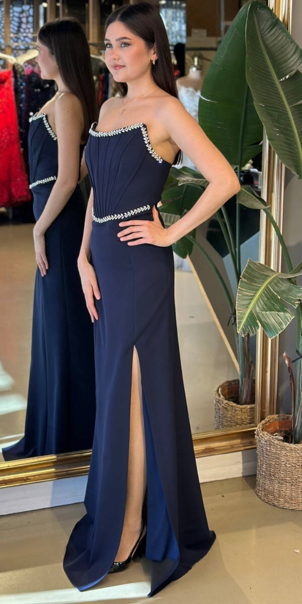 Lacivert Straplez Yaka Yırtmaçlı Düz Kesim Krep Uzun Abiye Elbise 11208-02 - 2