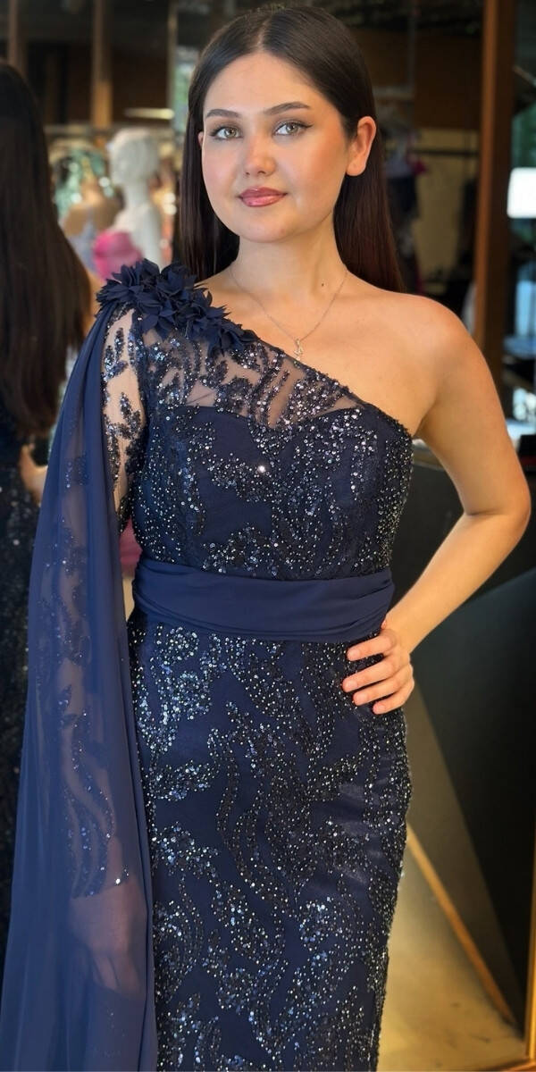 Lacivert Tek Omuzlu Çiçek Detaylı Düz Kesim Pullu Boncuklu Uzun Abiye Elbise 7704 - 3