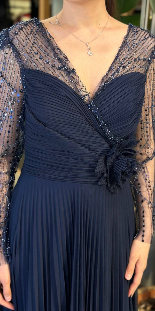 Lacivert V Yaka Uzun Kollu Çiçek Detaylı Kloş Etekli Şifon Uzun Abiye Elbise 11150-02 - 4