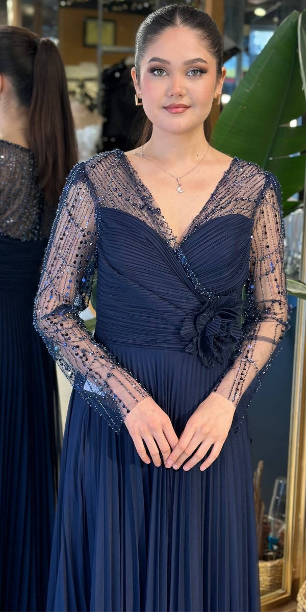 Lacivert V Yaka Uzun Kollu Çiçek Detaylı Kloş Etekli Şifon Uzun Abiye Elbise 11150-02 - 3