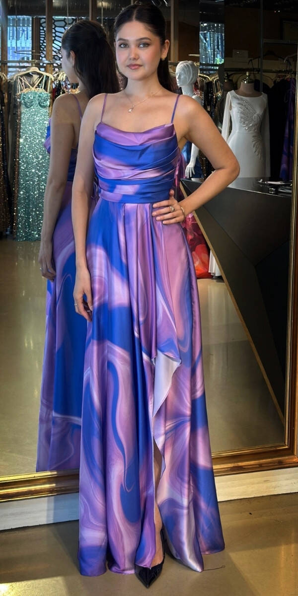 Lavanta Degaje Yaka İp Askılı Sırt Dekolteli Yırtmaçlı Kloş Desenli Uzun Abiye Elbise 11082-03 - 1