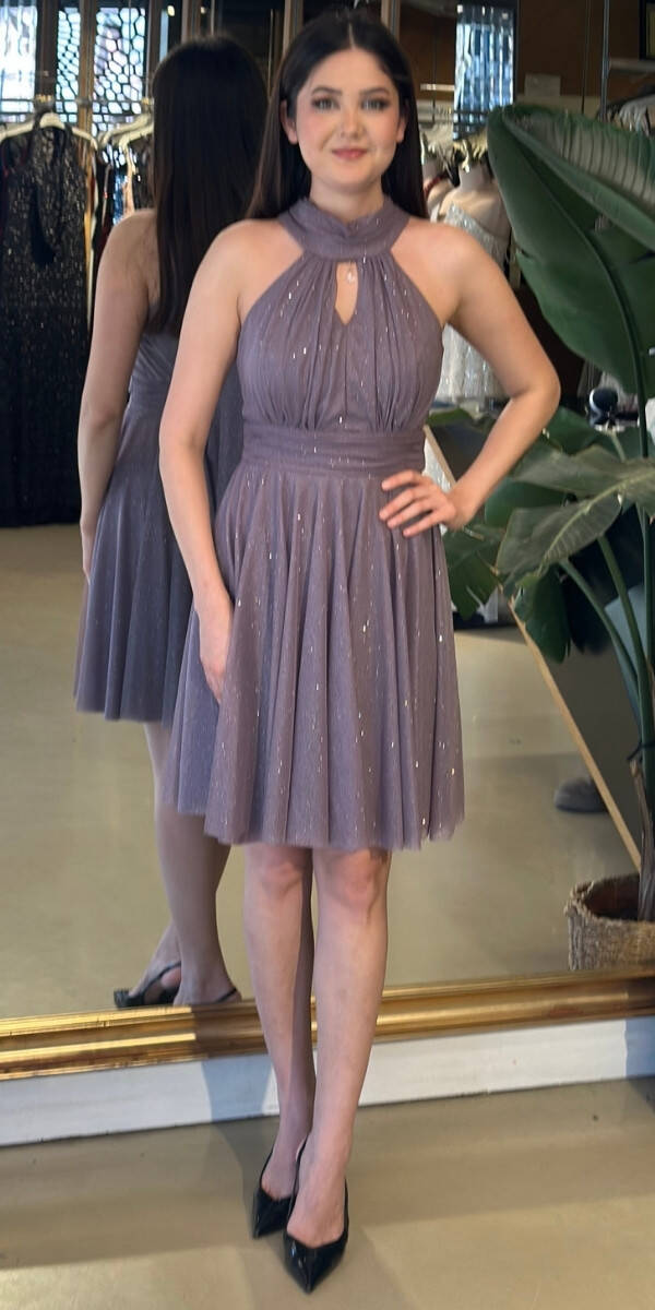 Lavanta Sırt Dekolteli Kloş Etekli Simli Kumaş Kısa Abiye Elbise 6710 - 1