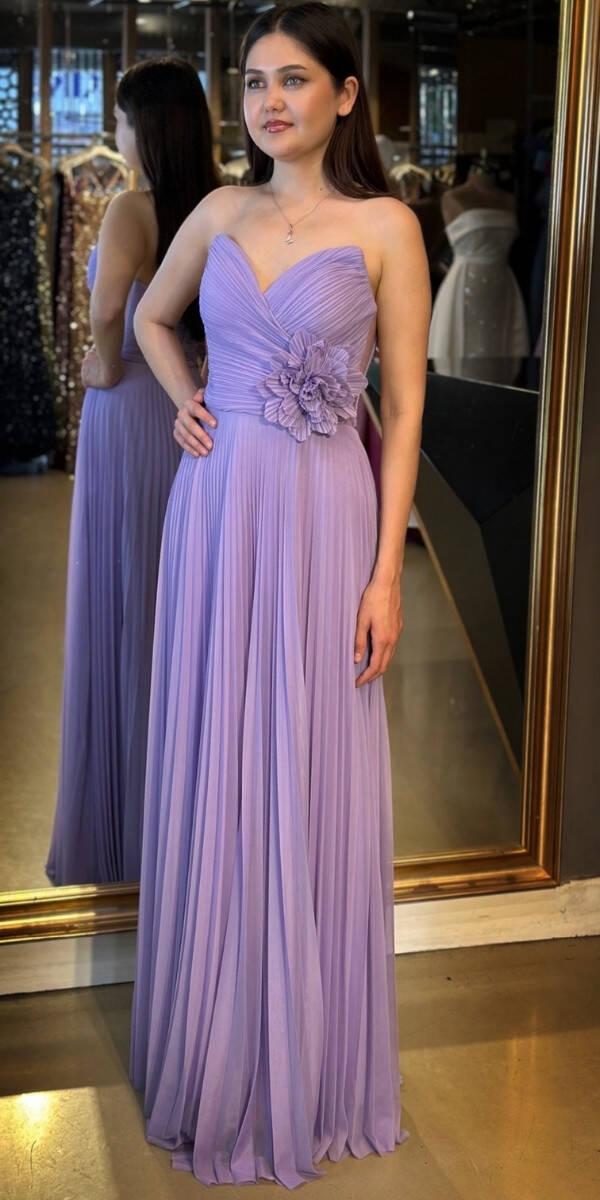 Lila Straplez Yaka Çiçek Detaylı Kloş Etekli Tül Uzun Abiye Elbise 11003 - 2