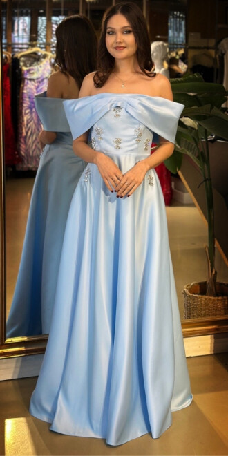 Mavi Madonna Yaka Taş Detaylı Kloş Etekli Saten Uzun Abiye Elbise 11063-01 - abiyeniall