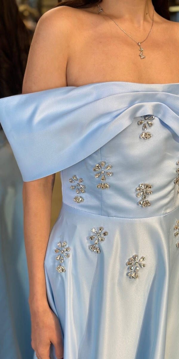 Mavi Madonna Yaka Taş Detaylı Kloş Etekli Saten Uzun Abiye Elbise 11063-01 - 4