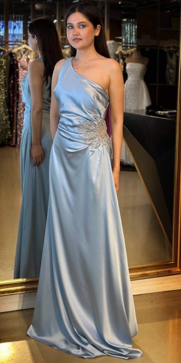 Mavi Tek Omuzlu Taş Detaylı Düz Kesim Saten Uzun Abiye Elbise 7684 - 1