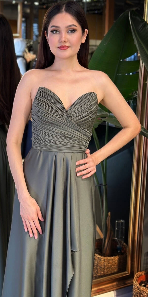 Olive Straplez Yaka Anvelop Yırtmaçlı Kloş Etekli Saten Uzun Abiye Elbise 11095-10 - 3