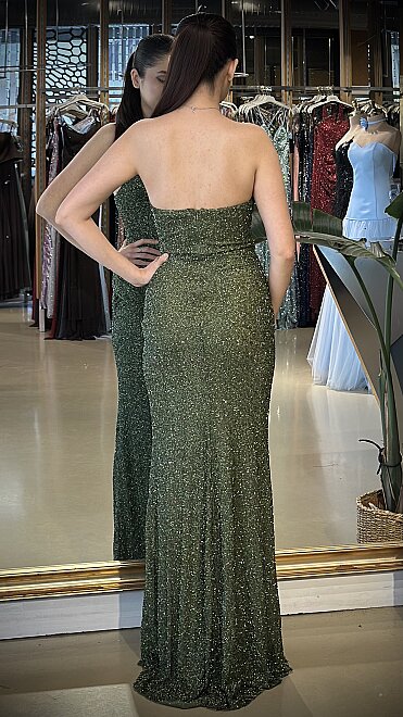 Olive Straplez Yaka Anvelop Yırtmaçlı Likralı Pullu Boncuklu Uzun Abiye Elbise 11219-07 - 5