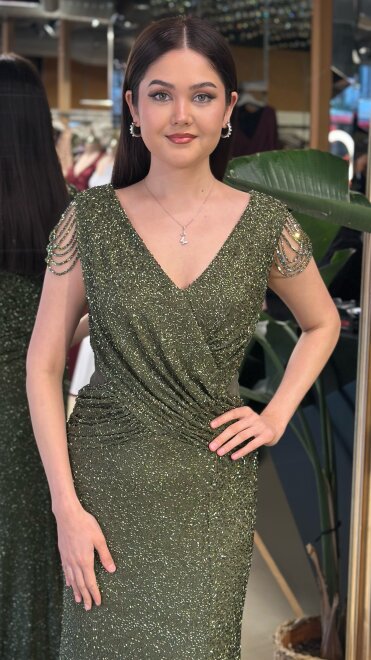 Olive V Yaka Kalın Askı Yırtmaçlı Düz Kesim Likralı Pullu Boncuklu Uzun Abiye Elbise 11179-04 - 3