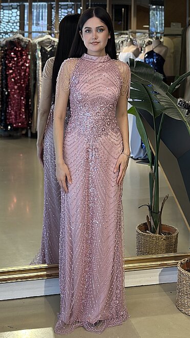 Pembe Halter Yaka Boncuk İşlemeli Düz Kesim Pullu Boncuklu Uzun Abiye Elbise 21-11154 