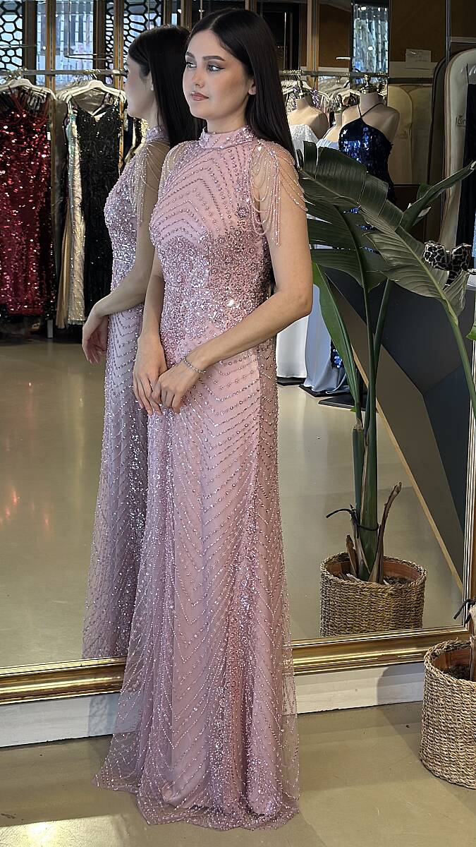 Pembe Halter Yaka Boncuk İşlemeli Düz Kesim Pullu Boncuklu Uzun Abiye Elbise 21-11154 - 2