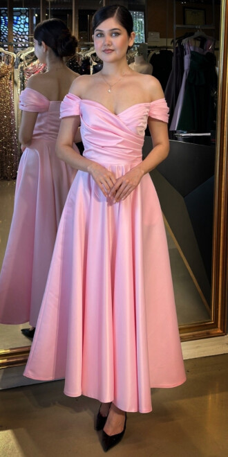 Pembe Madonna Yaka Kloş Etekli Saten Midi Abiye Elbise 7672 
