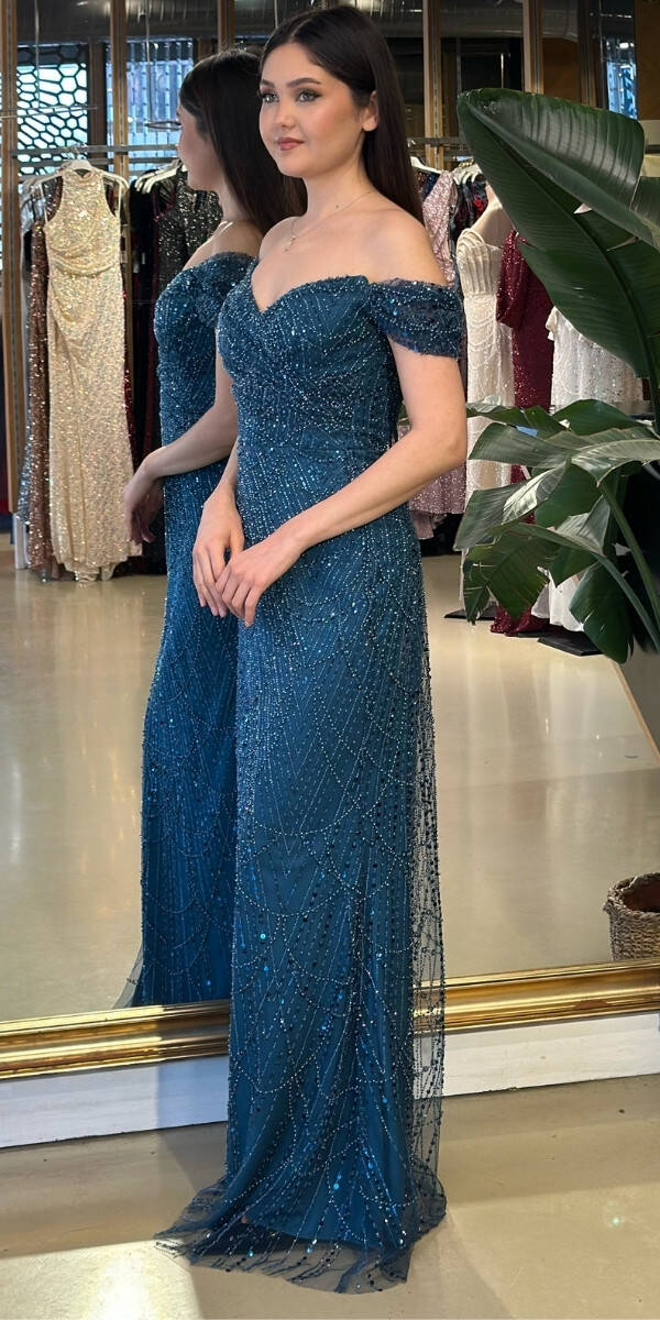 Petrol Renk Madonna Yaka Sırt Dekolteli Düz Kesim Pullu Boncuklu Uzun Abiye Elbise 11044-25 - 2