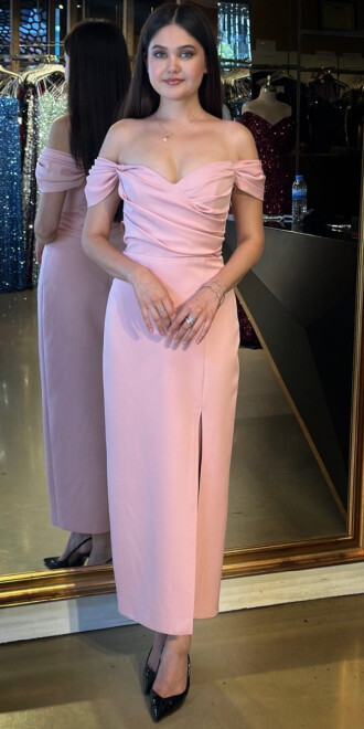 Pudra Madonna Yaka Yırtmaçlı Düz Kesim Krep Midi Abiye Elbise 7696 - abiyeniall