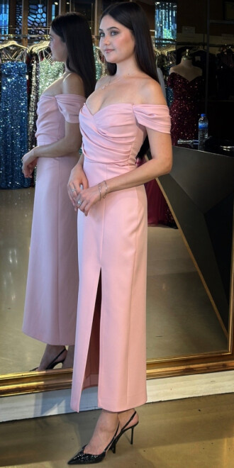 Pudra Madonna Yaka Yırtmaçlı Düz Kesim Krep Midi Abiye Elbise 7696 - 2