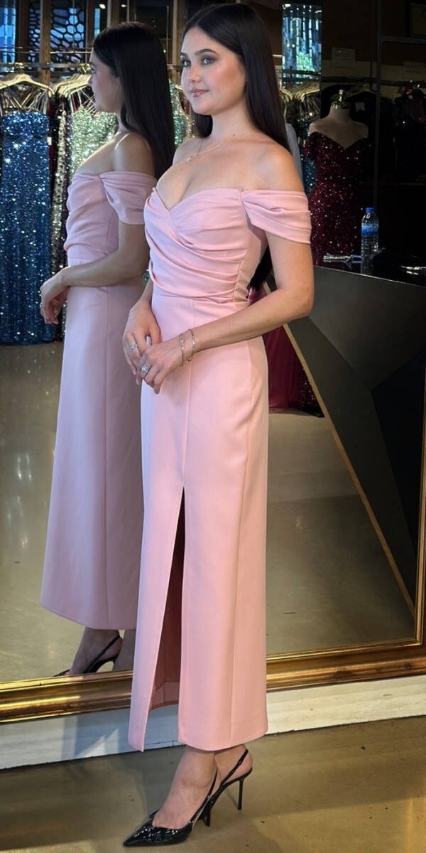 Pudra Madonna Yaka Yırtmaçlı Düz Kesim Krep Midi Abiye Elbise 7696 - 2