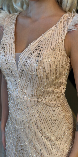 Pudra Renk V Yaka Kalın Askı Tuy Detaylı Düz Kesim Pullu Boncuklu Uzun Abiye Elbise 11052-01 - 4