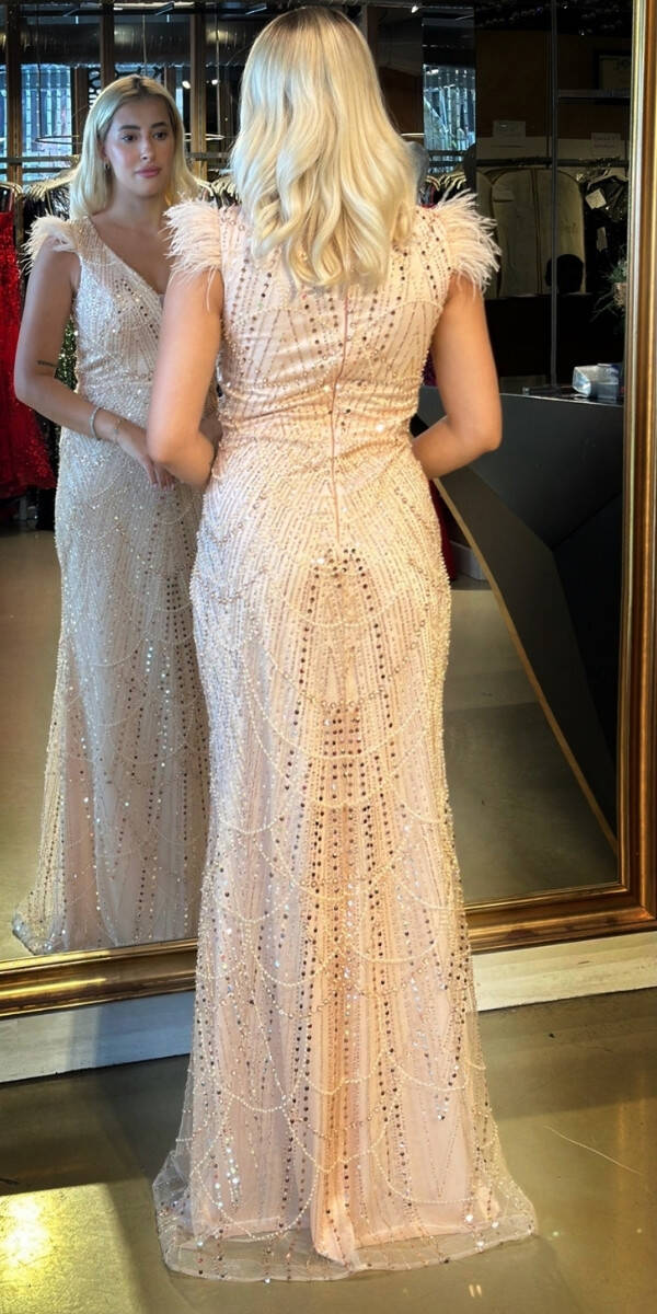 Pudra Renk V Yaka Kalın Askı Tuy Detaylı Düz Kesim Pullu Boncuklu Uzun Abiye Elbise 11052-01 - 5