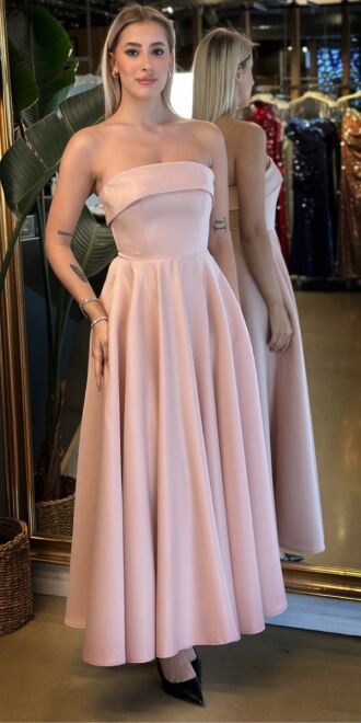 Pudra Renk Straplez Yaka Kloş Etekli Saten Midi Abiye Elbise 7647 