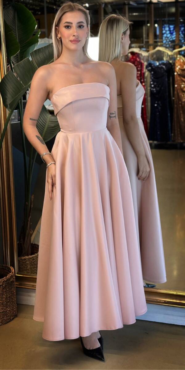 Pudra Renk Straplez Yaka Kloş Etekli Saten Midi Abiye Elbise 7647 - 1