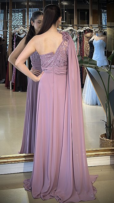 Rose Tek Omuzlu Çiçek Detaylı Yırtmaçlı Kloş Etekli Şifon Uzun Abiye Elbise 7505 - 2