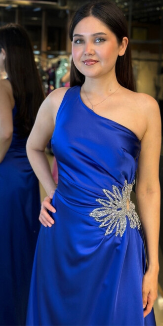 Saks Tek Omuzlu Taş Detaylı Düz Kesim Saten Uzun Abiye Elbise 7684 - 3