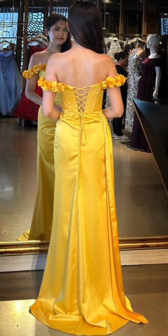 Sarı Madonna Yaka Çiçek Detaylı Sırt Dekolteli Düz Kesim Saten Uzun Abiye Elbise 11065 - 5