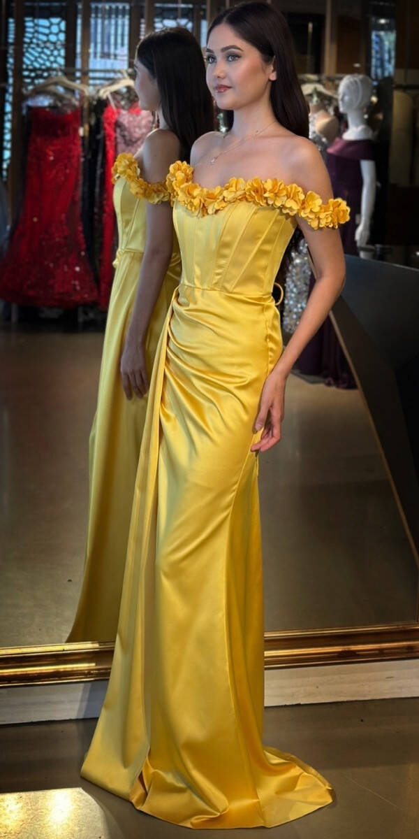 Sarı Madonna Yaka Çiçek Detaylı Sırt Dekolteli Düz Kesim Saten Uzun Abiye Elbise 11065 - 2