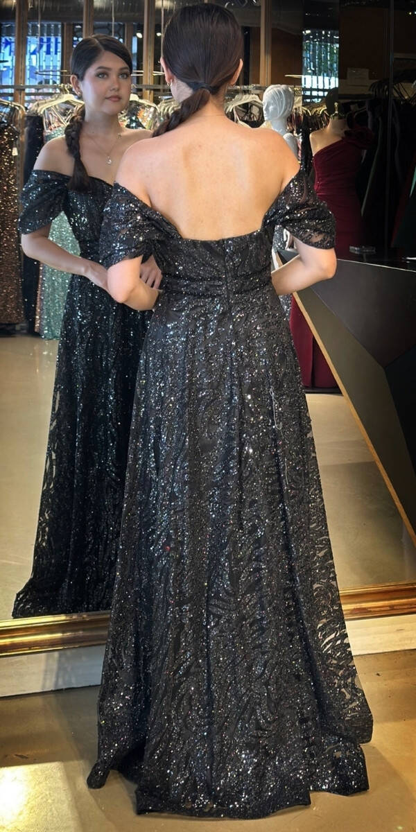 Siyah Boncuk İşlemeli Madonna Yaka Kloş Etekli Simli Uzun Abiye Elbise 7547 - 5