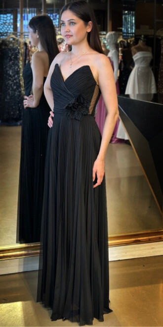 Siyah Straplez Yaka Çiçek Detaylı Kloş Etekli Tül Uzun Abiye Elbise 11003 - 2