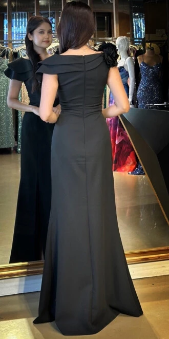 Siyah Çiçek Detaylı Yırtmaçlı Düz Kesim Krep Uzun Abiye Elbise 11027 - 5