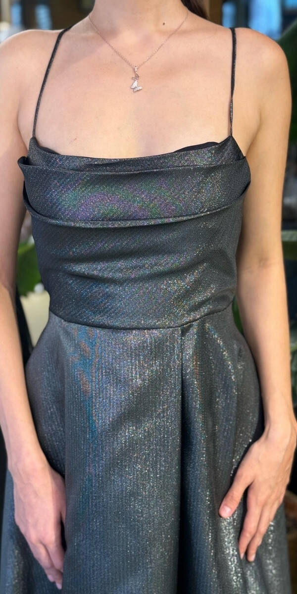 Siyah Degaje Yaka İp Askılı Sırt Dekolteli Kloş Etekli Saten Uzun Abiye Elbise 11104-07 - 4