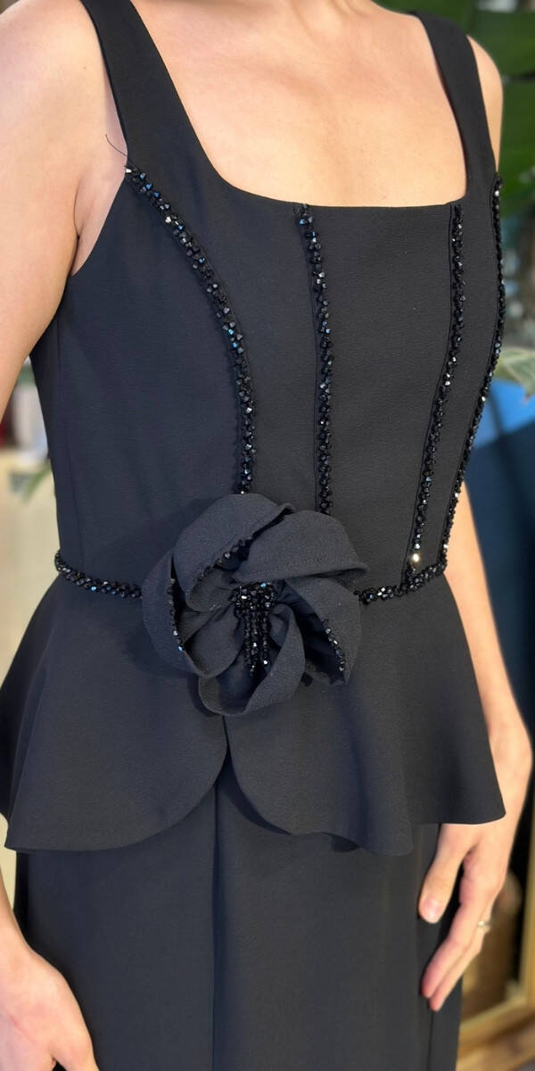 Siyah Kare Yaka Kalın Askı Çiçek Detaylı Düz Kesim Krep Uzun Abiye Elbise 11161-01 - 4