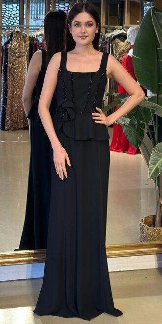 Siyah Kare Yaka Kalın Askı Çiçek Detaylı Düz Kesim Krep Uzun Abiye Elbise 11161-01 - abiyeniall