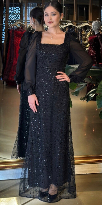 Siyah Kare Yaka Uzun Kollu Düz Kesim Pullu Boncuklu Uzun Abiye Elbise 11135-01 