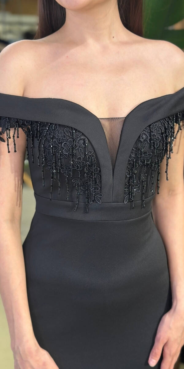 Siyah Madonna Yaka Boncuk İşlemeli Düz Kesim Krep Uzun Abiye Elbise 11011-02 - 4