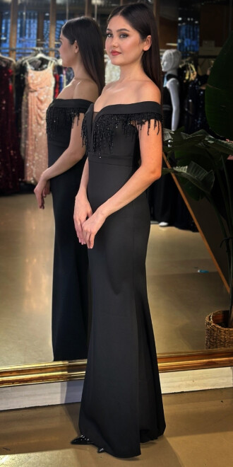 Siyah Madonna Yaka Boncuk İşlemeli Düz Kesim Krep Uzun Abiye Elbise 11011-02 - 2