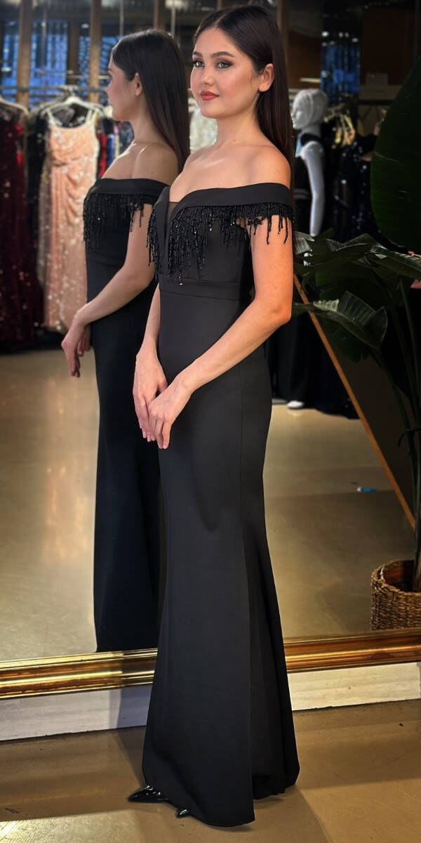 Siyah Madonna Yaka Boncuk İşlemeli Düz Kesim Krep Uzun Abiye Elbise 11011-02 - 2