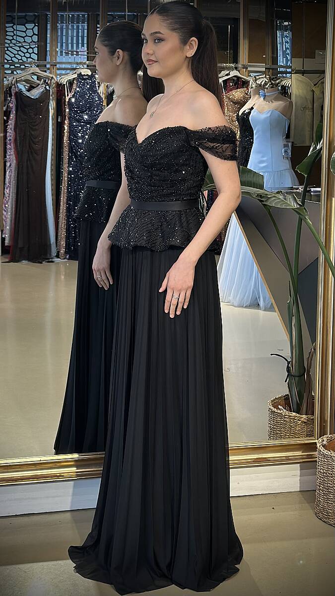 Siyah Madonna Yaka Düşük Kollu Boncuk İşlemeli Kloş Etekli Likralı Şifon Uzun Abiye Elbise 11211-03 - 2