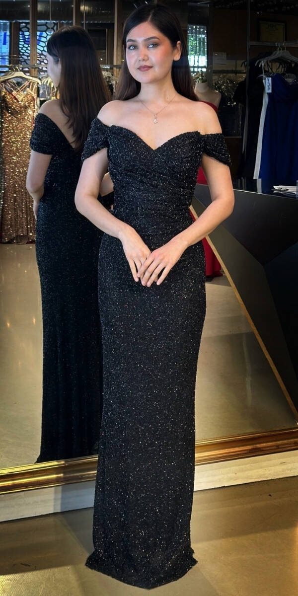 Siyah Madonna Yaka Düz Kesim Pullu Boncuklu Uzun Abiye Elbise 11023 - 1