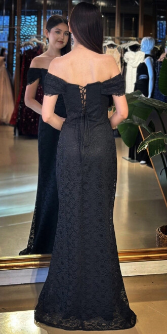 Siyah Madonna Yaka Sırt Dekolteli Düz Kesim Dantel Uzun Abiye Elbise 11164-02 - 5