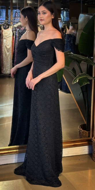 Siyah Madonna Yaka Sırt Dekolteli Düz Kesim Dantel Uzun Abiye Elbise 11164-02 - 2