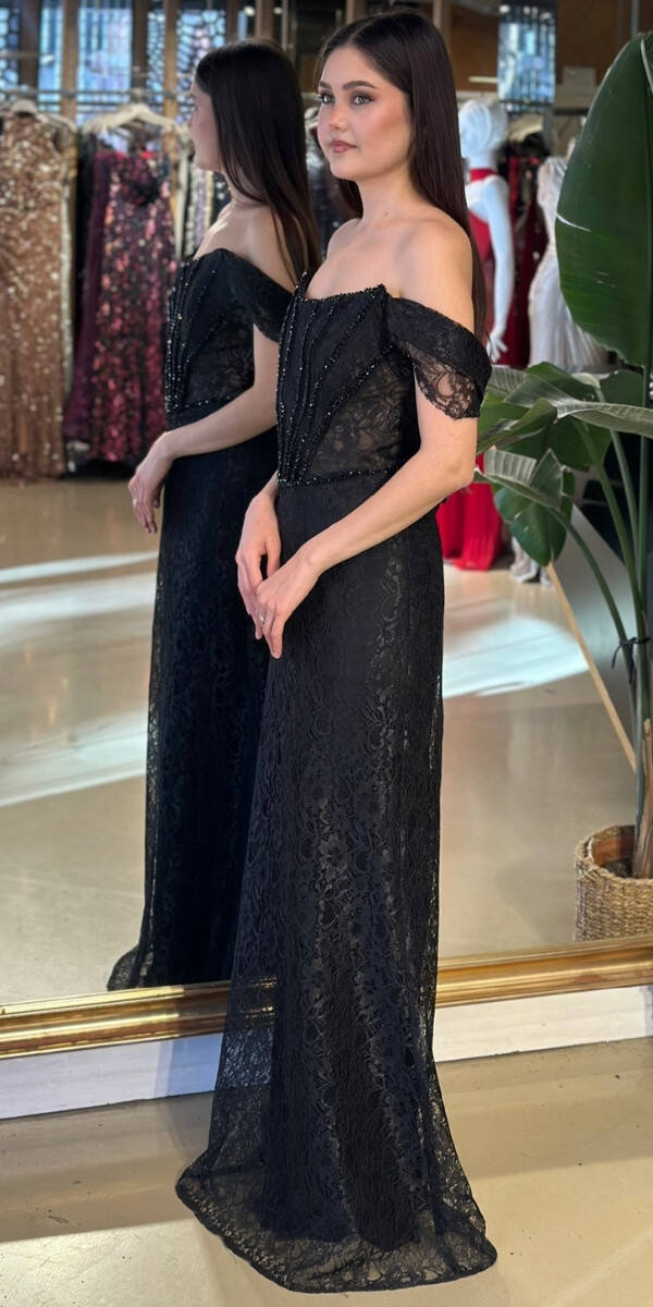 Siyah Madonna Yaka Sırt Dekolteli Düz Kesim Dantel Uzun Abiye Elbise 11181-02 - 2